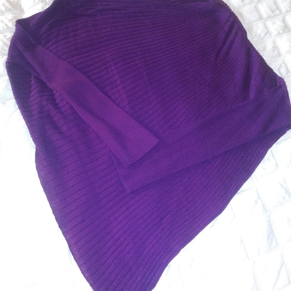 St. John Chic Sweater Sz: S/P in Violet - Picture 5 of 6